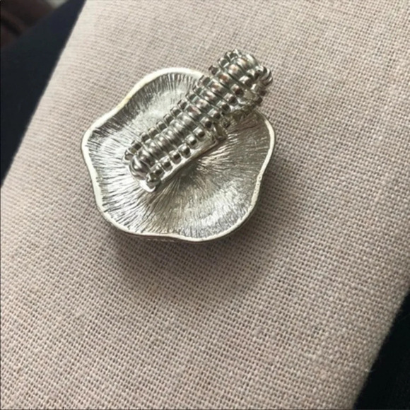 Stretchy Rhinestone Ring - Picture 4 of 5